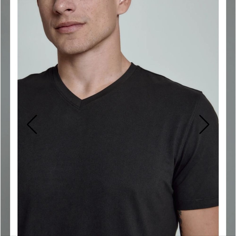 7DIAMONDS mens Black V Neck Core T Shirt Sz M Quiet Lux Performance Minimal - Picture 3 of 16